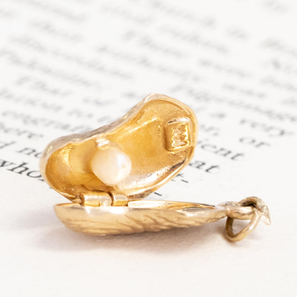Vintage Oyster with "Pearl" Charm